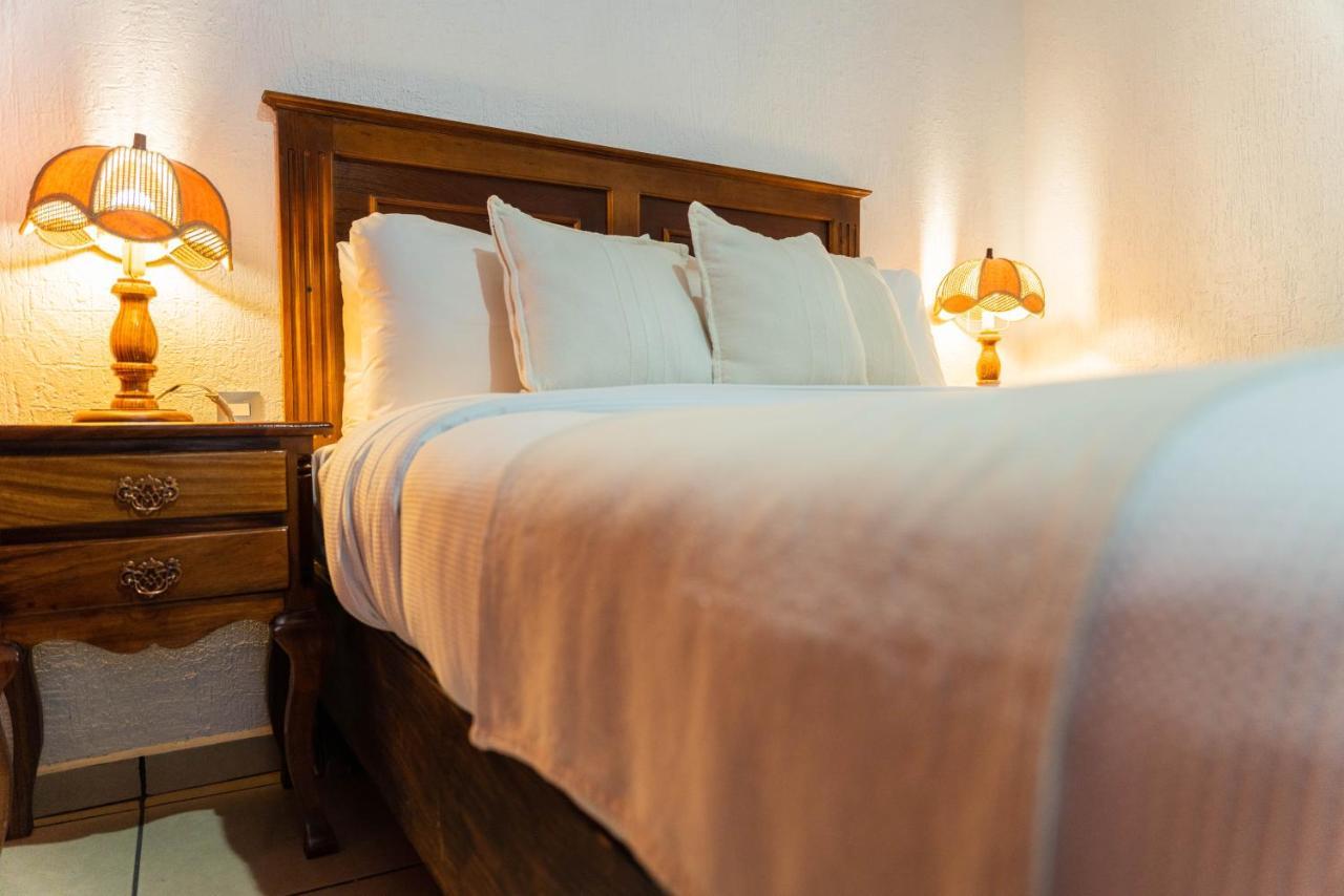 Casa Graciela Hotel Пацкуаро Экстерьер фото