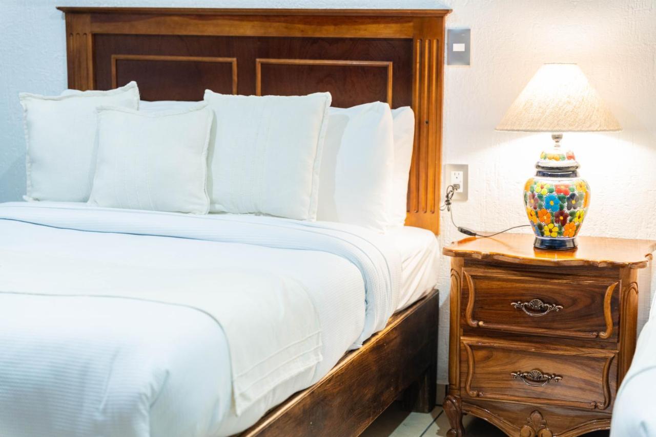 Casa Graciela Hotel Пацкуаро Экстерьер фото