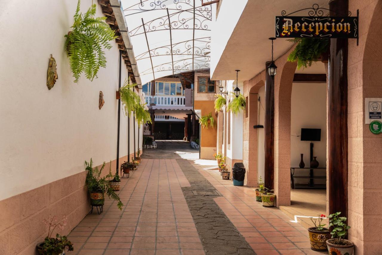 Casa Graciela Hotel Пацкуаро Экстерьер фото