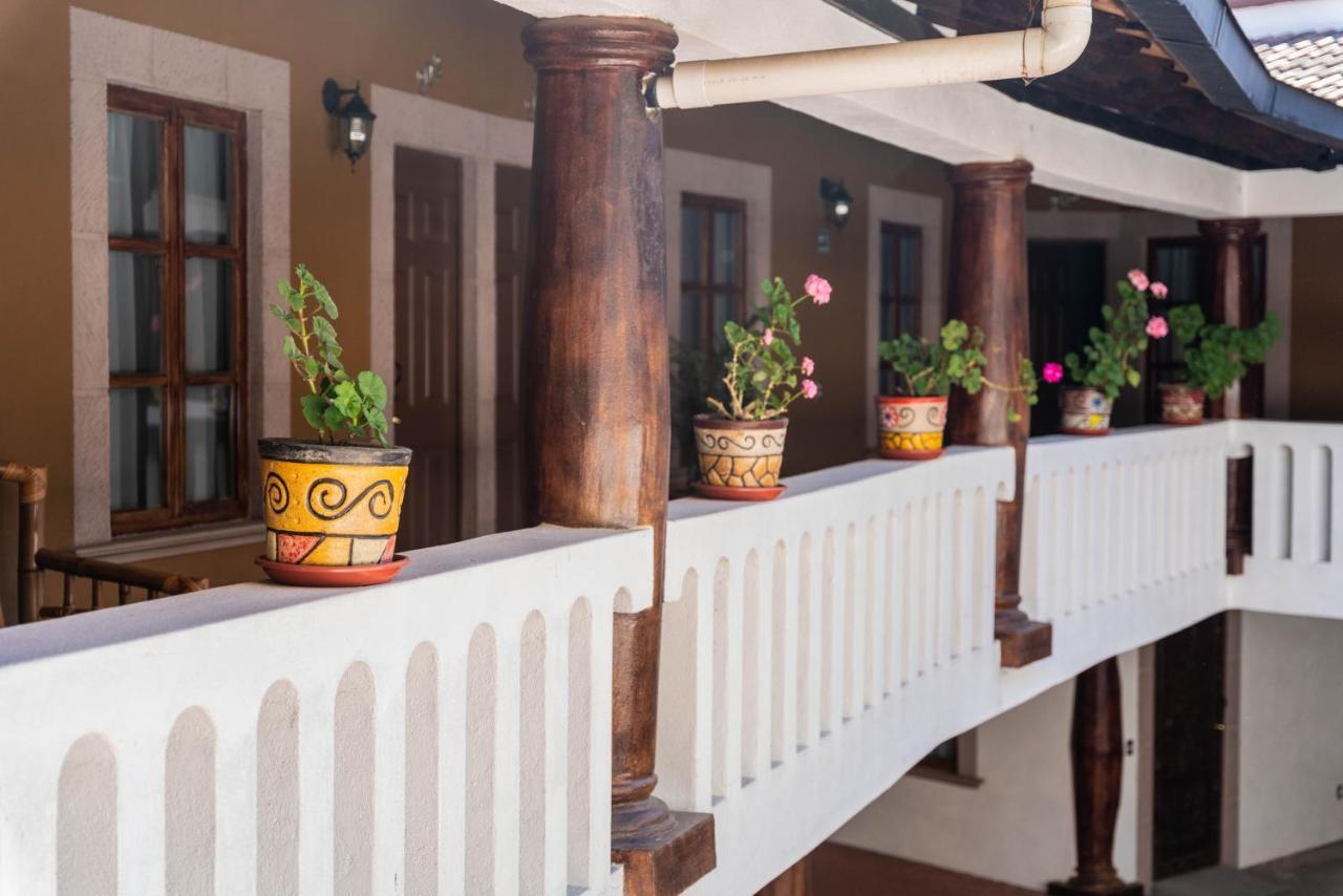 Casa Graciela Hotel Пацкуаро Экстерьер фото