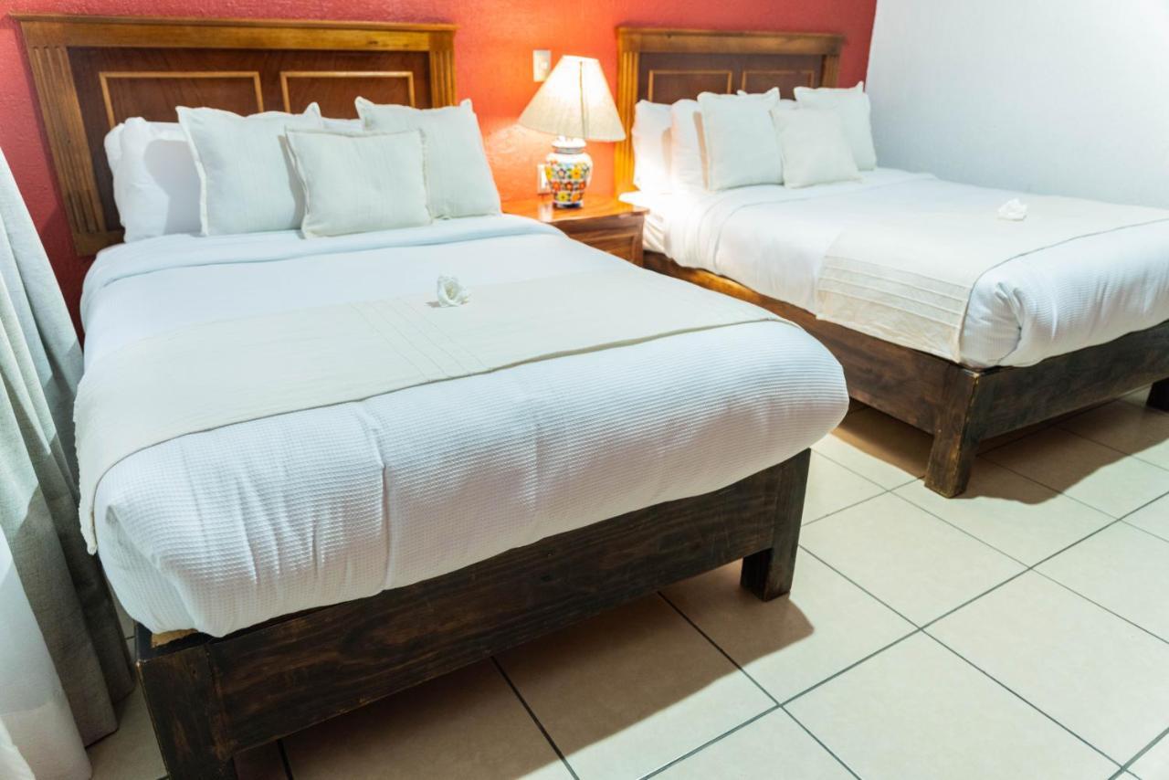 Casa Graciela Hotel Пацкуаро Экстерьер фото