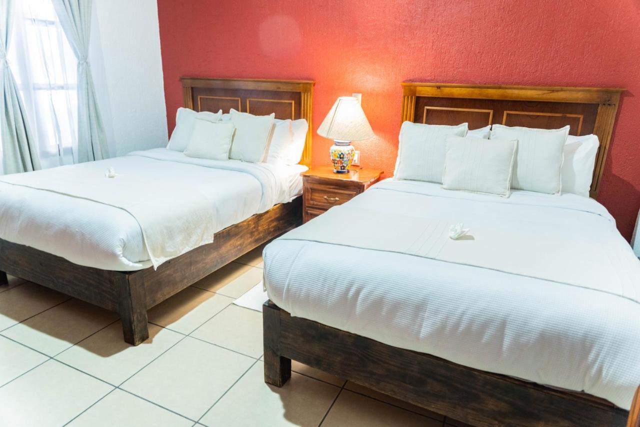 Casa Graciela Hotel Пацкуаро Экстерьер фото