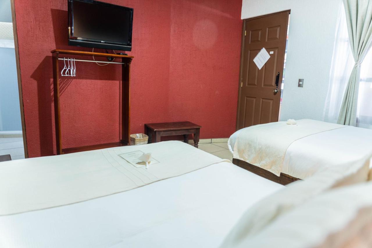 Casa Graciela Hotel Пацкуаро Экстерьер фото