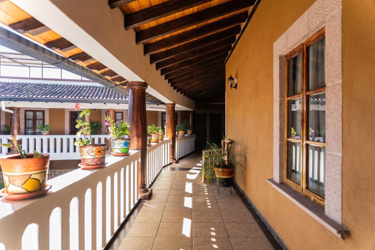 Casa Graciela Hotel Пацкуаро Экстерьер фото