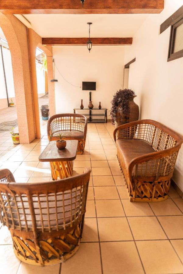 Casa Graciela Hotel Пацкуаро Экстерьер фото