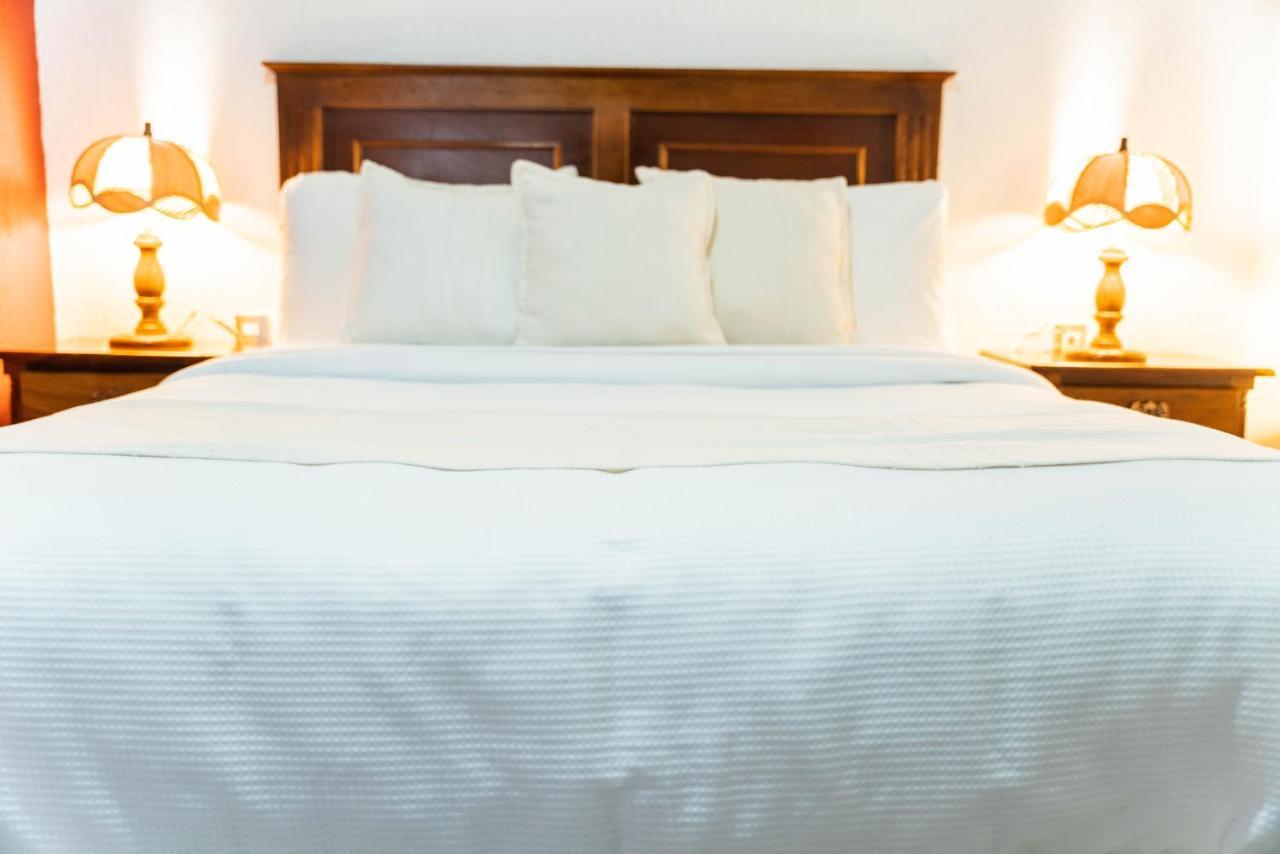 Casa Graciela Hotel Пацкуаро Экстерьер фото