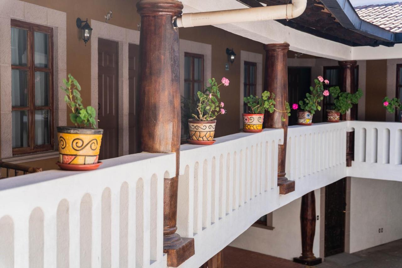 Casa Graciela Hotel Пацкуаро Экстерьер фото