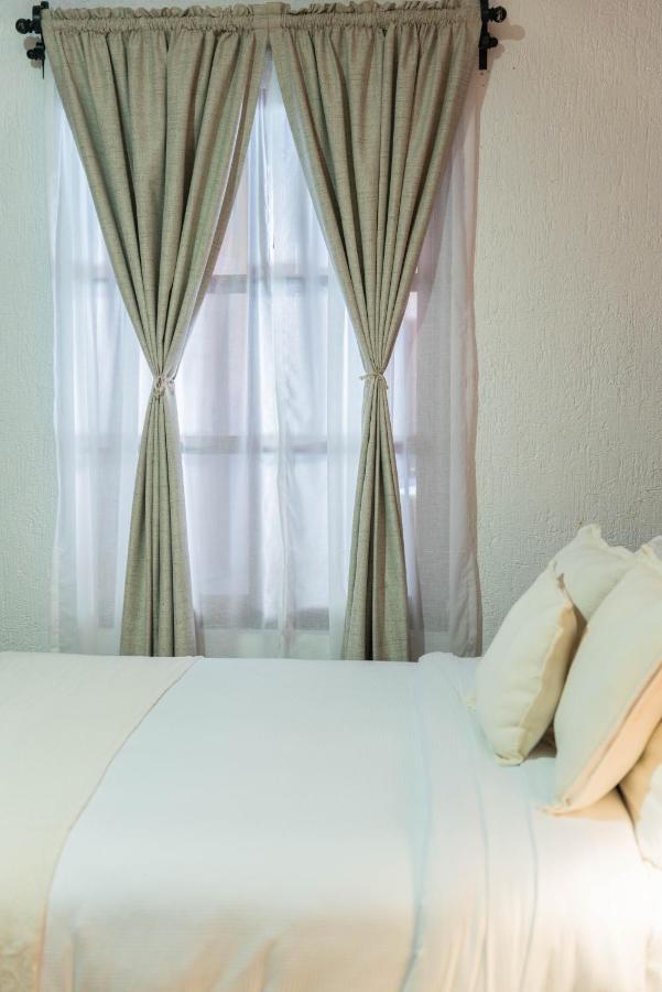 Casa Graciela Hotel Пацкуаро Экстерьер фото
